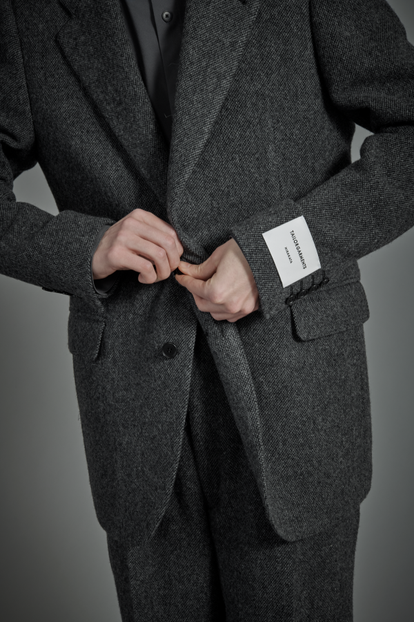 <span>Slim Line Suit</span><br>tex No. 19607 / FD / セットアップ