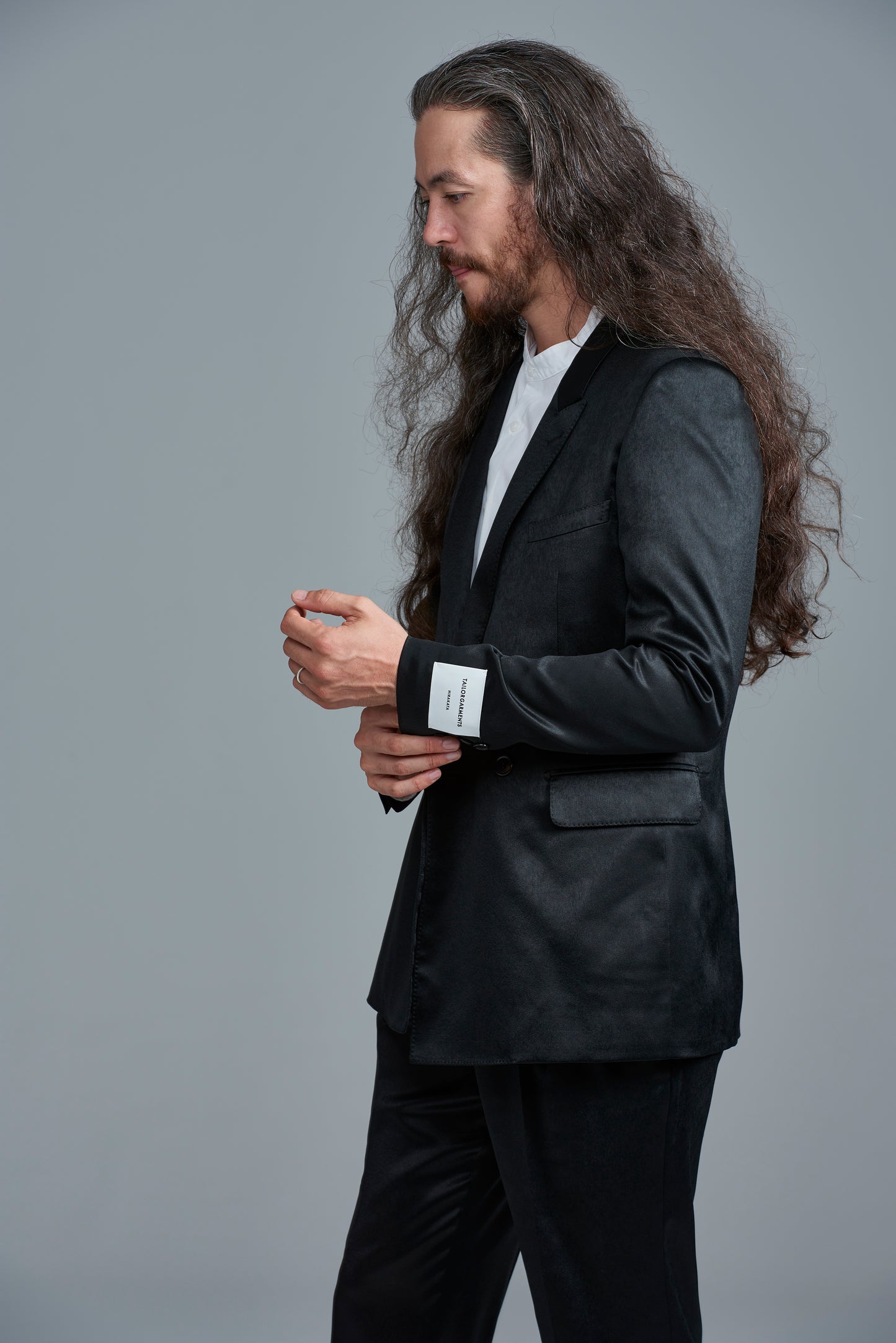<span>Slim Line Suit</span><br>tex No. 75608 / K / セットアップ
