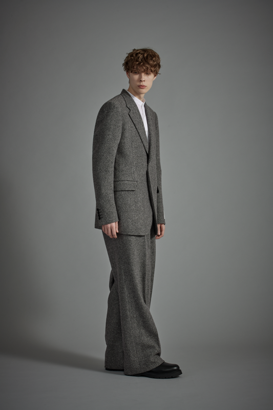 <span>Slim Line Suit</span><br>tex No. 19607 / FM / セットアップ
