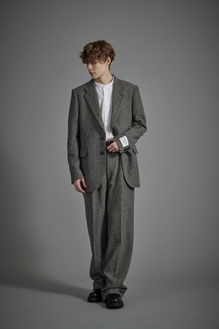 <span>Slim Line Suit</span><br>tex No. 19607 / FM / セットアップ