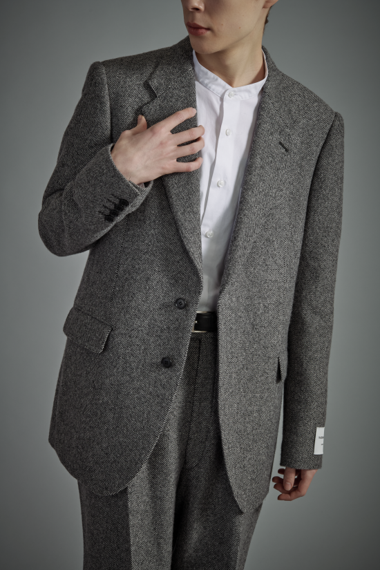 <span>Slim Line Suit</span><br>tex No. 19607 / FM / セットアップ