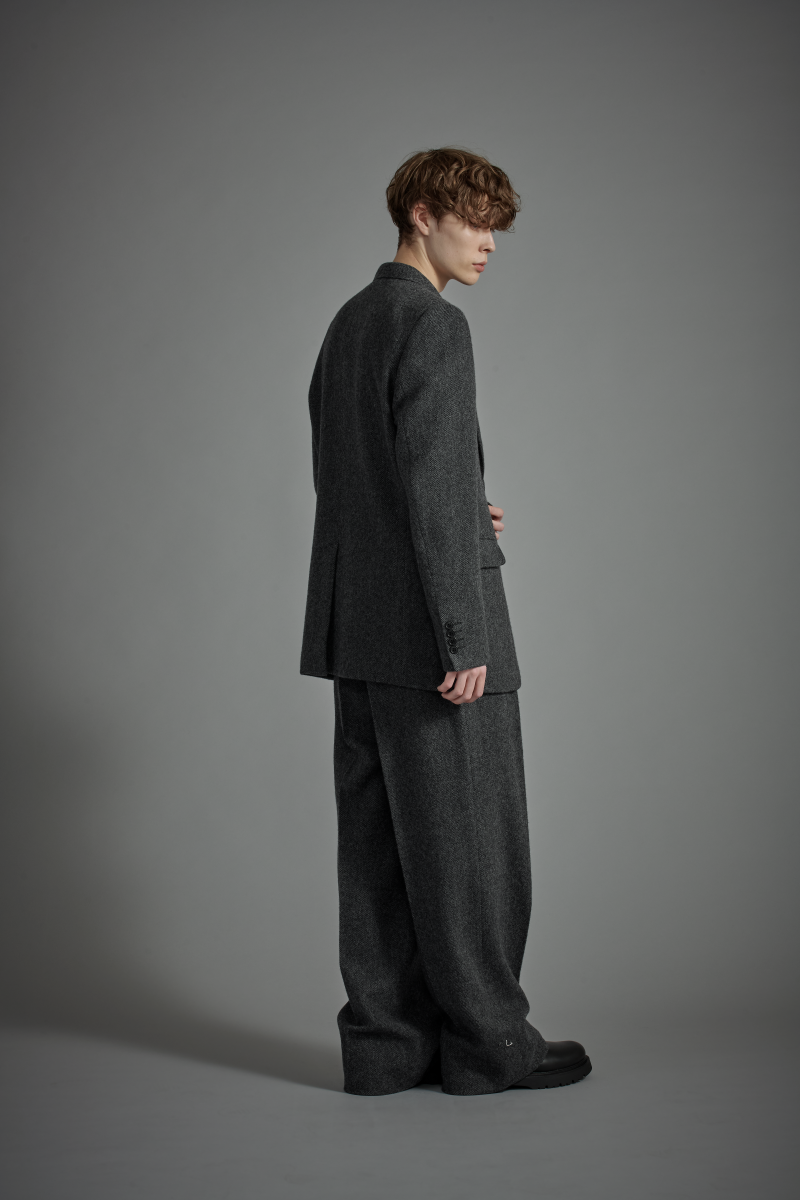 <span>Slim Line Suit</span><br>tex No. 19607 / FD / セットアップ