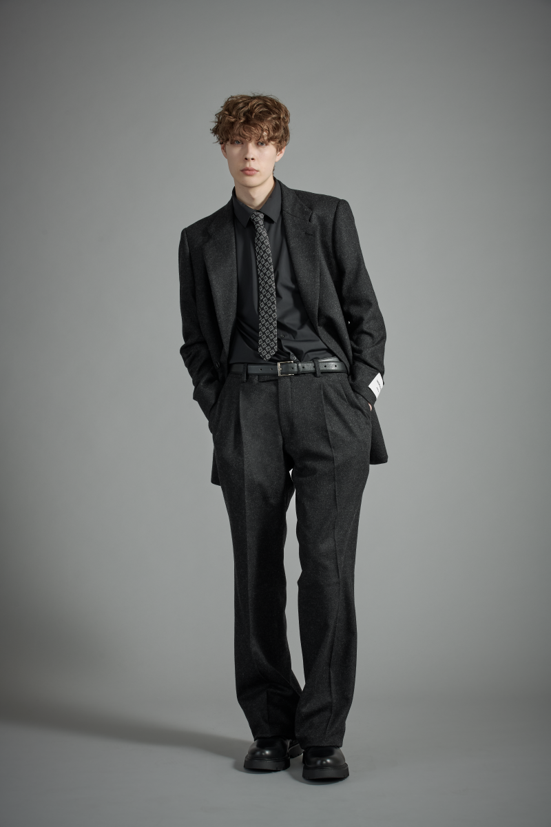 <span>Slim Line Suit</span><br>tex No. 19608 / FD / セットアップ
