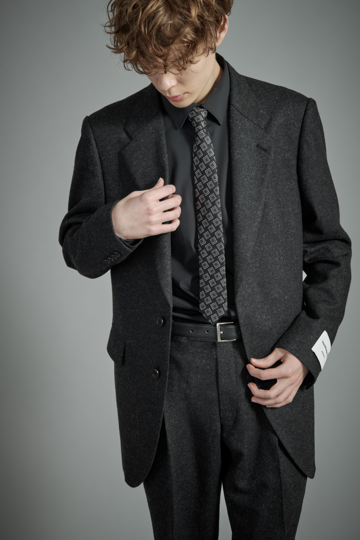 <span>Slim Line Suit</span><br>tex No. 19608 / FD / セットアップ