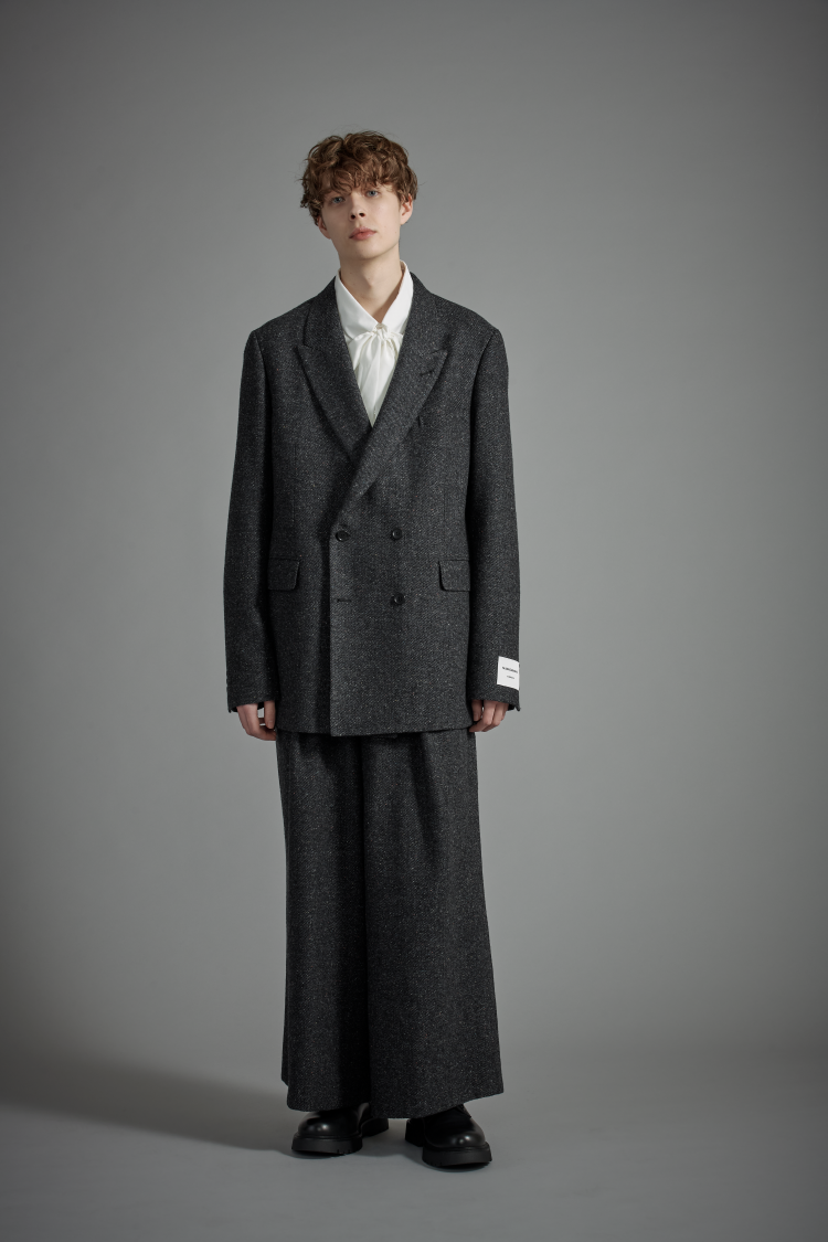 <span>Slim Line Suit</span><br>tex No. 19609 / FD / セットアップ