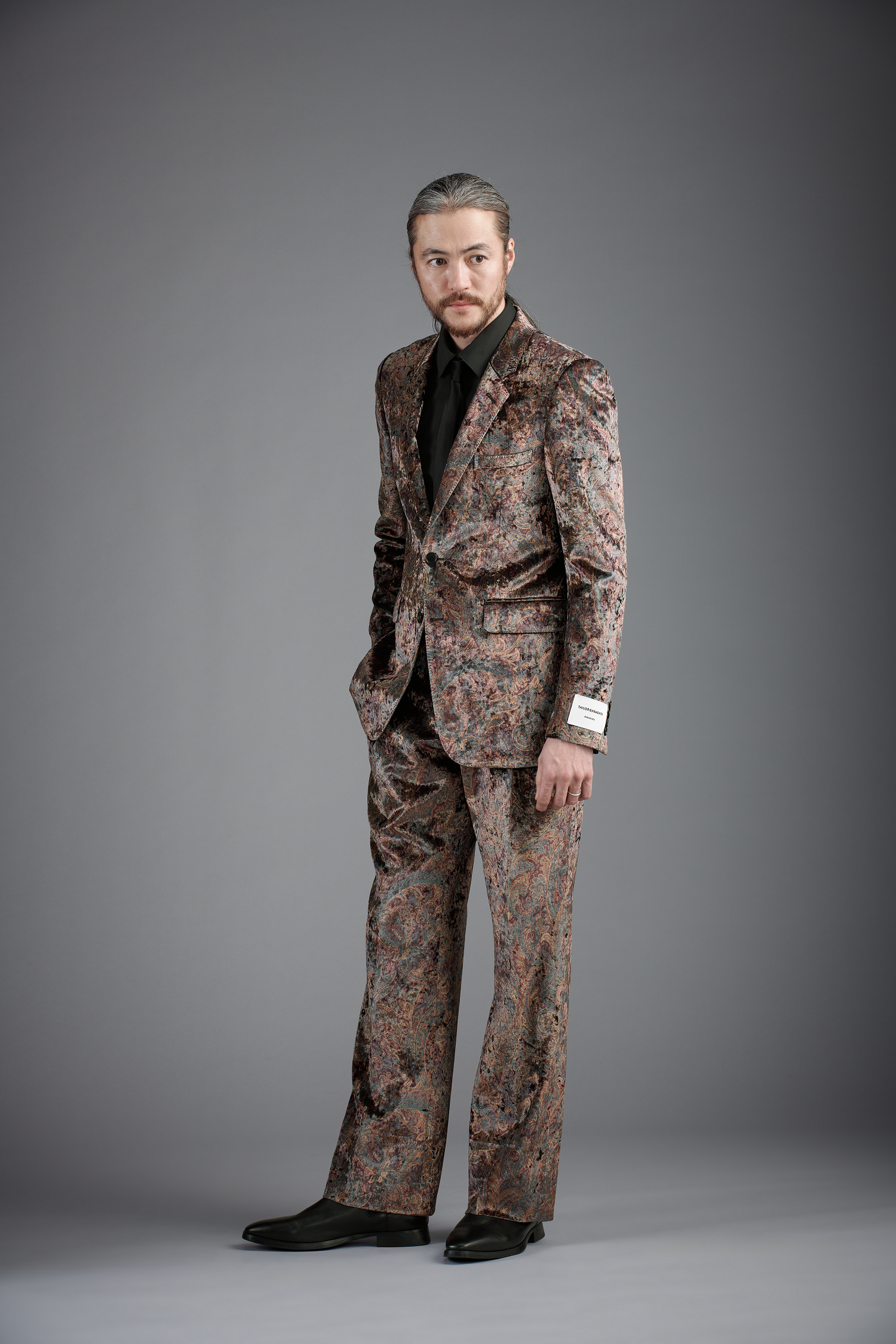 <span>Slim Line Suit</span><br>tex No. 18609 / HD / セットアップ