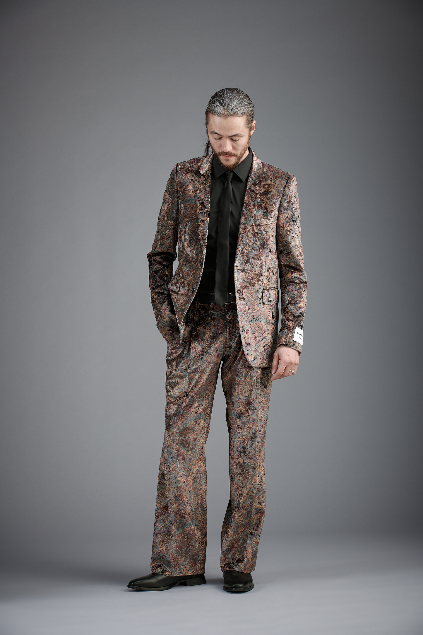 <span>Slim Line Suit</span><br>tex No. 18609 / HD / セットアップ