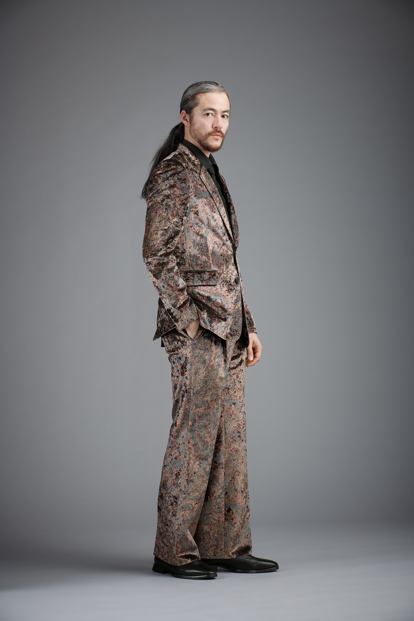 <span>Slim Line Suit</span><br>tex No. 18609 / HD / セットアップ
