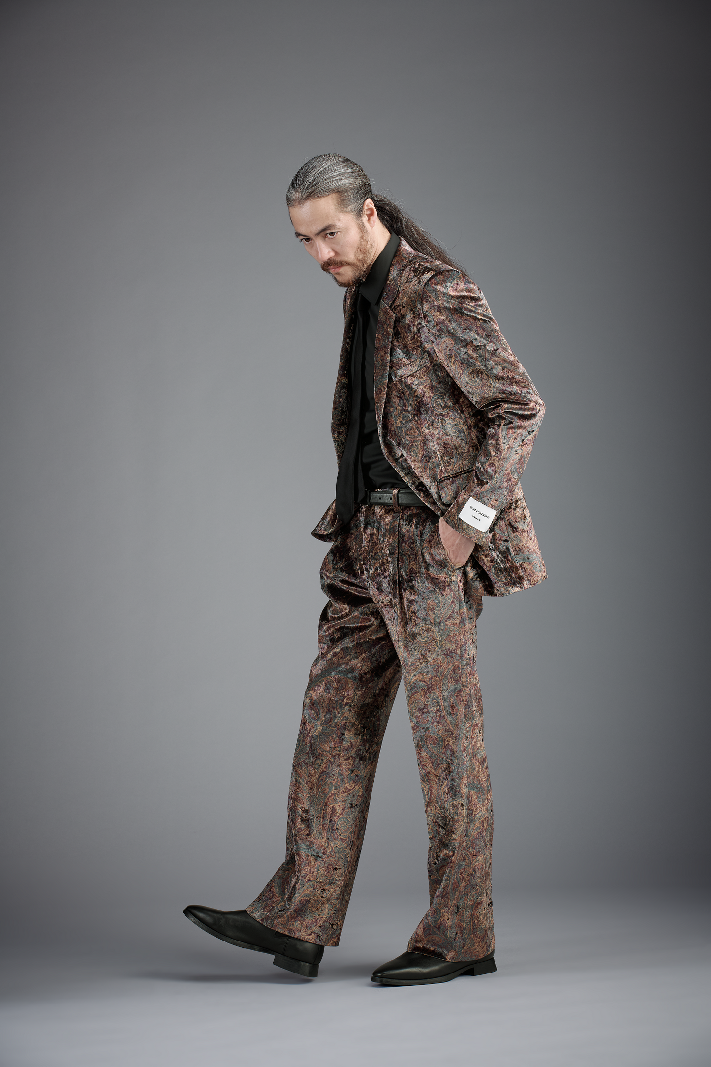 <span>Slim Line Suit</span><br>tex No. 18609 / HD / セットアップ