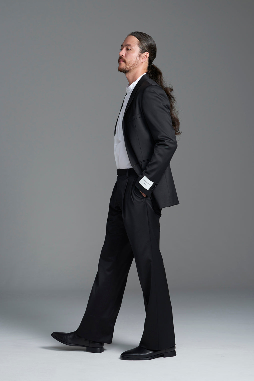 <span>Slim Line Suit</span><br>tex No. 14609 / K / セットアップ
