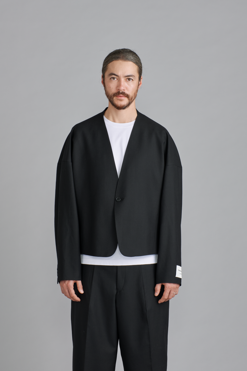 ノーカラーオーバー ジャケット<br><span>Relax Line Jacket</span>