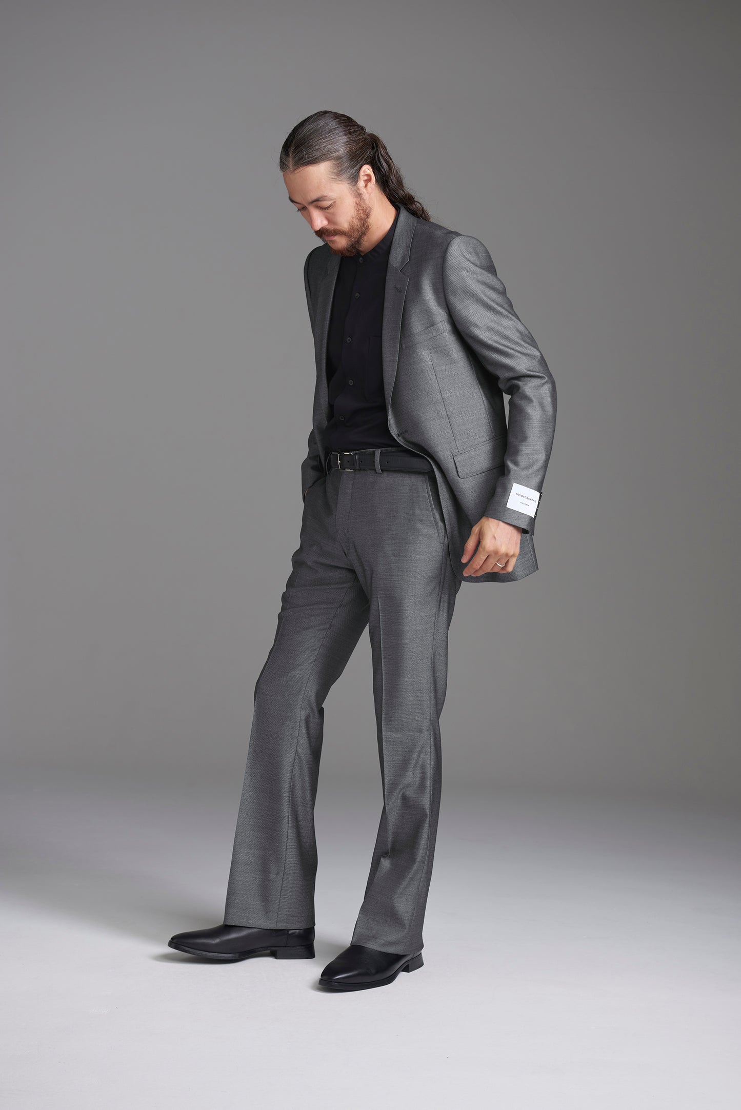 <span>Slim Line Suit</span><br>tex No. 15608 / FD / セットアップ