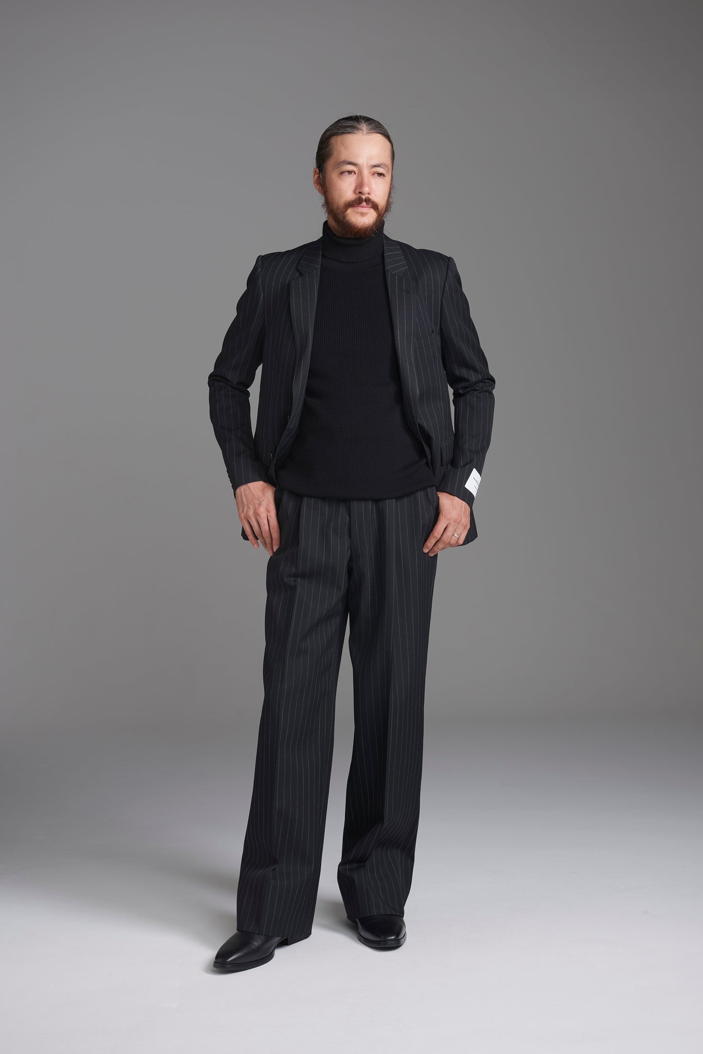 <span>Slim Line Suit</span><br>tex No. 15609 / K / セットアップ