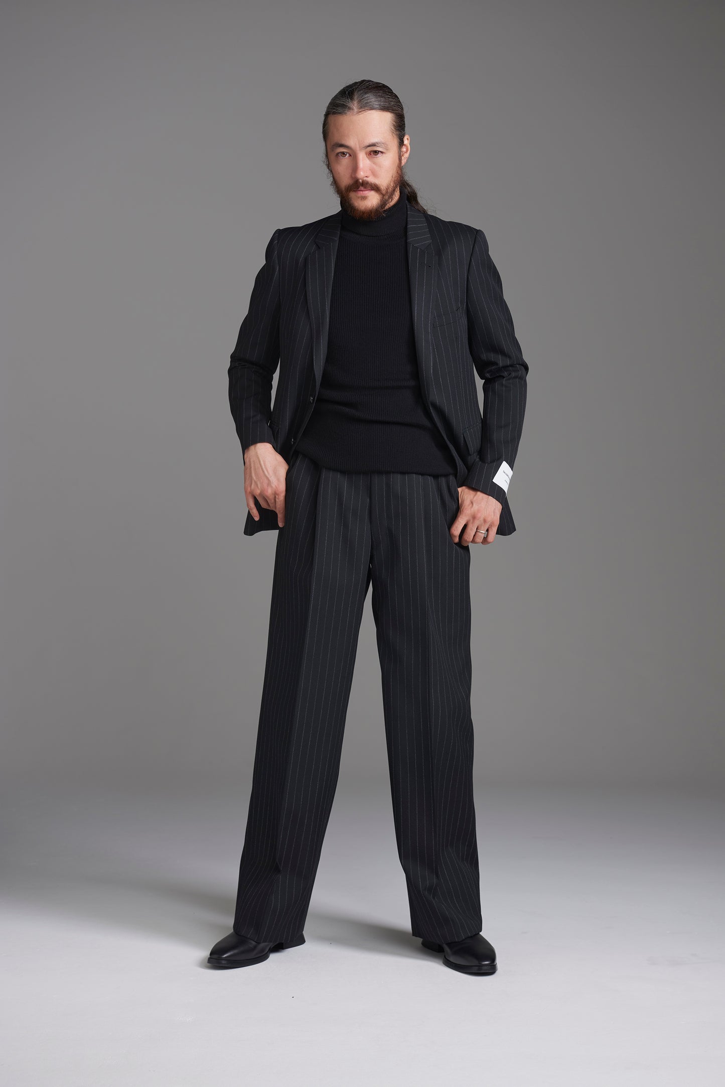 <span>Slim Line Suit</span><br>tex No. 15609 / K / セットアップ